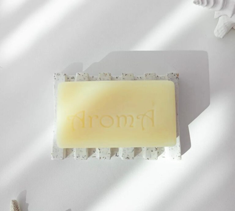 Aromá lança trio de skincare natural e faz sucesso na NaturalTech