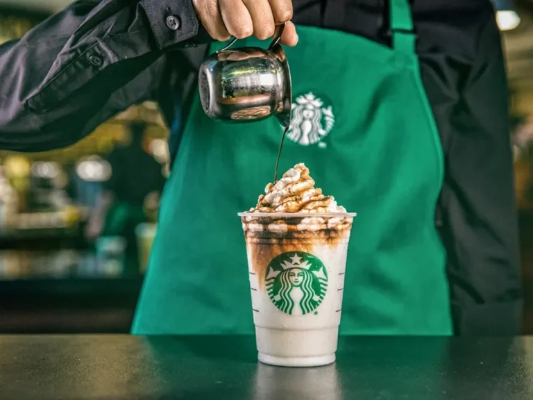 Starbucks testa bebidas com 15g de proteína e mira geração saúde