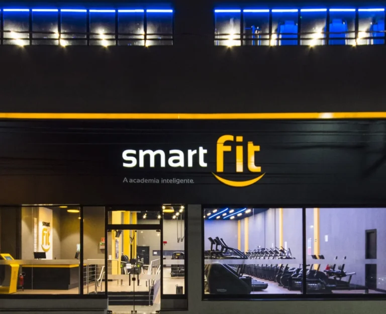 Smart Fit transforma o Dia dos Namorados em um manifesto de autoestima e foco pessoal