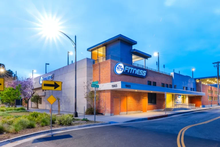 Por que a 24 Hour Fitness está abrindo as portas de graça?