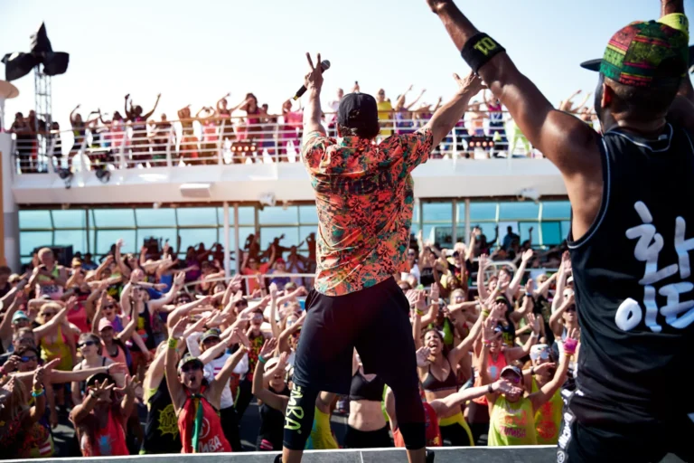 Zumba Cruise está de volta em 2026 com exercícios e bem-estar no mar