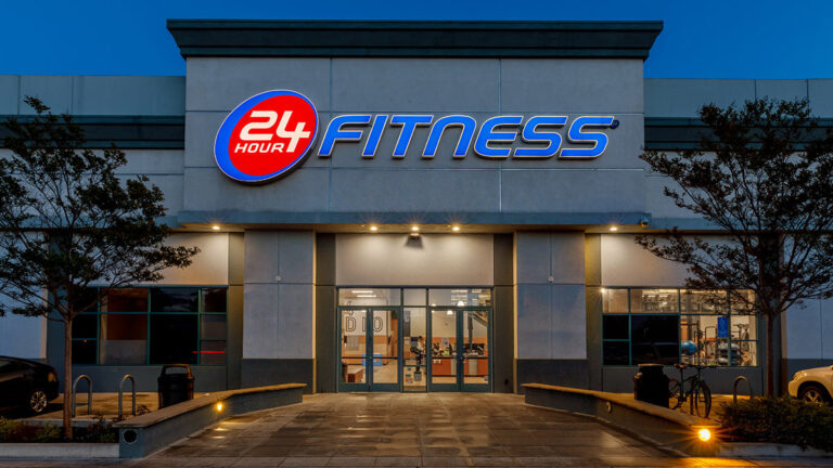 24 Hour Fitness e Los Angeles Rams Transformam Treino em Festa e Bem-Estar