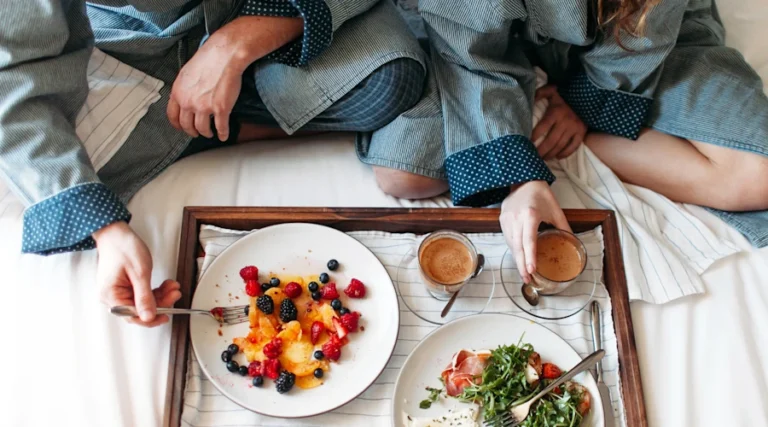 Pular o café da manhã: o hábito que está sabotando seu cortisol e sua performance
