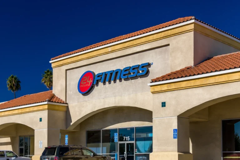 24 Hour Fitness transforma gerentes em personal trainers.