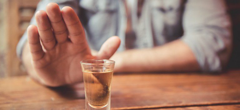 A ressaca do metanol: por que São Paulo abraçou o “Outubro Sóbrio”?