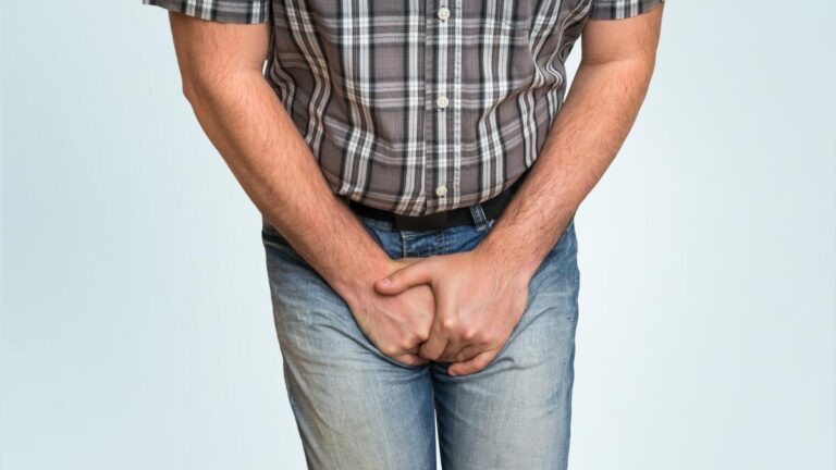 Incontinência urinária após câncer de próstata afeta homens e carece de tratamento no Sus