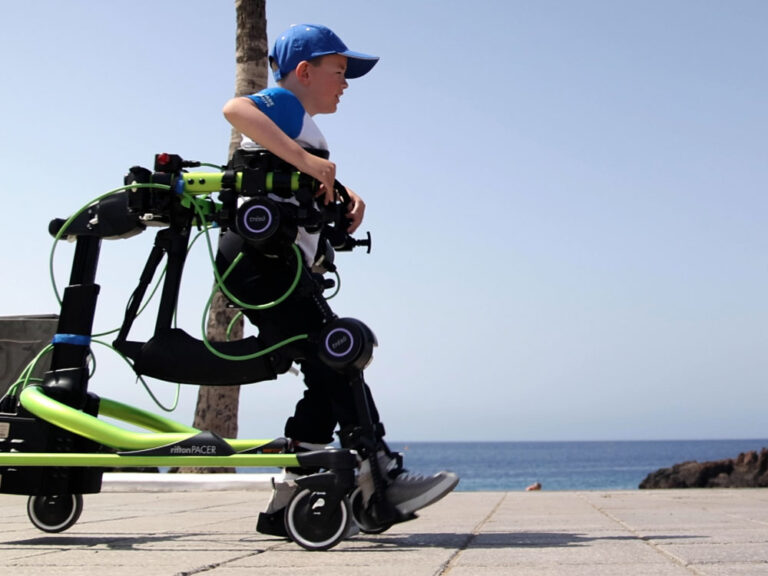 Trexo Robotics: o robô que ajuda crianças com paralisia a andar