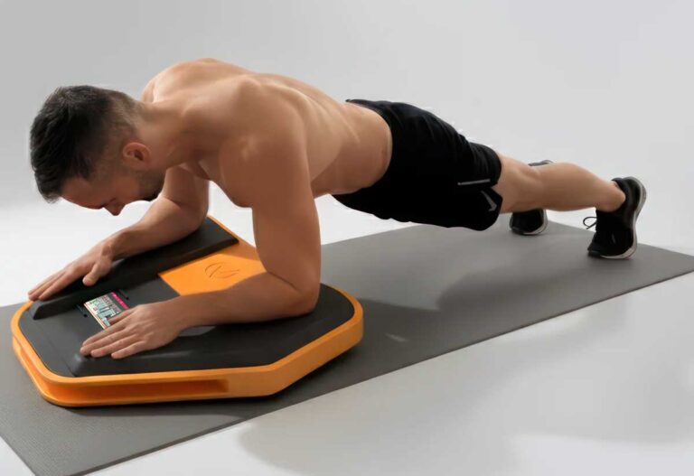 A Aviron transforma pranchas em videogames com o Abs Hero.