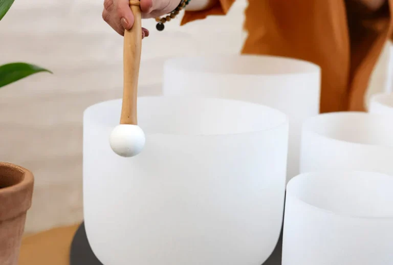 Terapia sonora vira padrão em academias e spas ao foco em recuperação e sistema nervoso