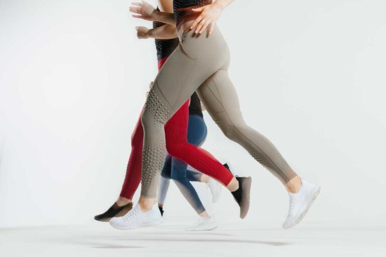 OMORPHO lança legging com micro pesos embutidos para adicionar resistência sem volume