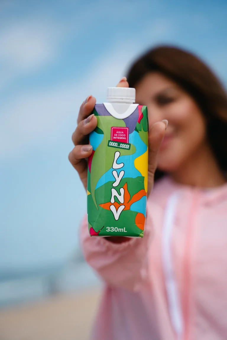 Lynv lança água de coco integral com controle total da produção e foco no mercado wellness