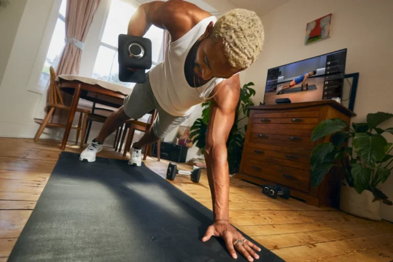 CEO da Peloton diz que a próxima fase da marca passa por força, bem-estar e IA e menos “era das bikes”