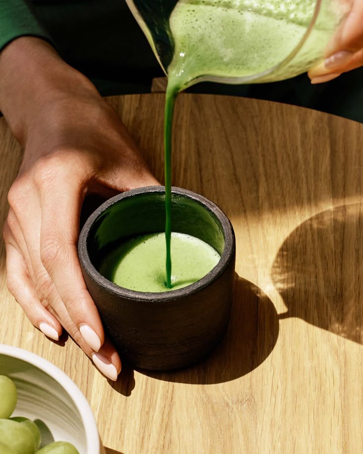 A bebida verde que dominou o Instagram agora enfrenta escassez no Brasil