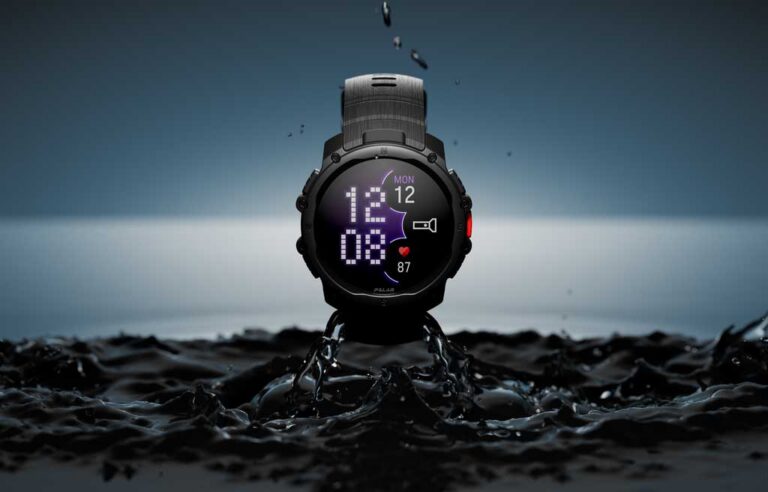 Lançou smartwatch esportivo que funciona na rua e na academia