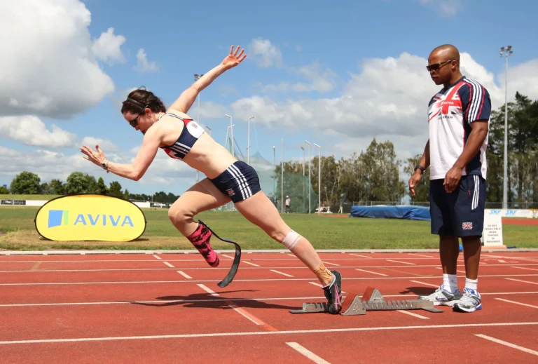 Adidas lança serviço que permite a amputados comprar apenas um tênis