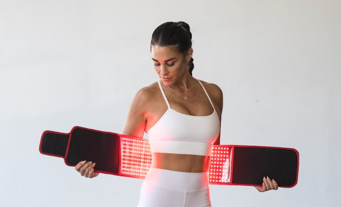 Americanos criam cinto que usa luz LED para recuperar músculo e aliviar dor