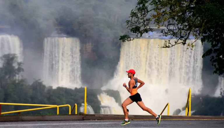 Existe uma meia maratona que acontece nas Cataratas do Iguaçu