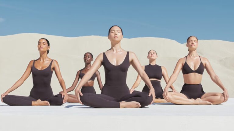 Nike fecha parecria com Kim Kardashain e lança coleção de yoga e pilates