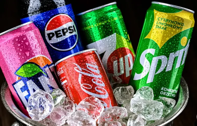 Cada lata de refrigerante pode tirar 12 minutos da sua vida saudável