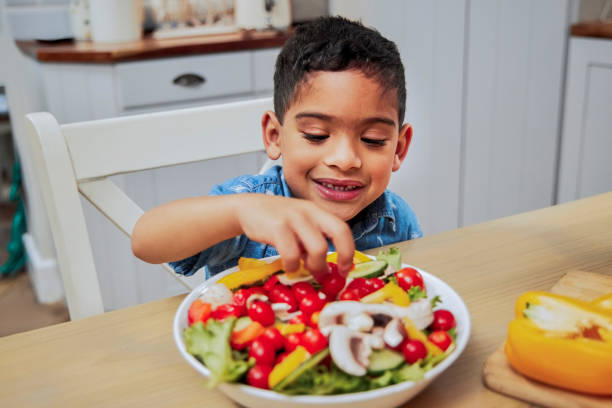 4 em cada 5 alimentos infantis são ultraprocessados e falham em nutrição