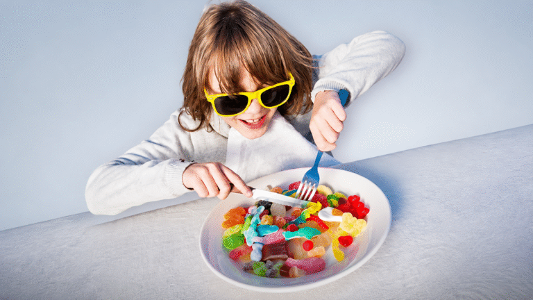 Corantes artificiais em alimentos podem piorar a saúde mental de crianças, diz estudo