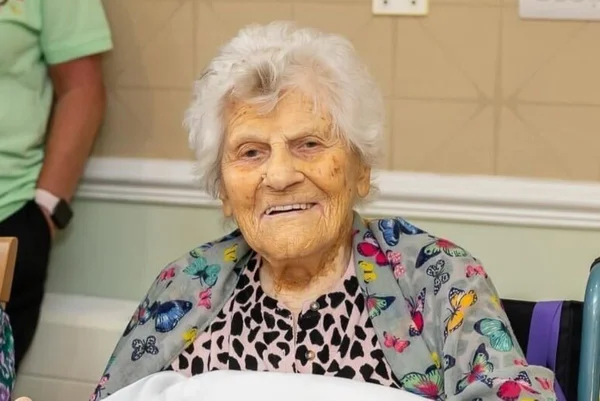 A pessoa mais velha do mundo acaba de completar 117 anos, e a receita dela não cabe em nenhum protocolo