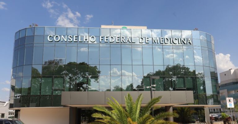 CFM aperta o cerco e transforma a caneta emagrecedora em campo minado para clínicas