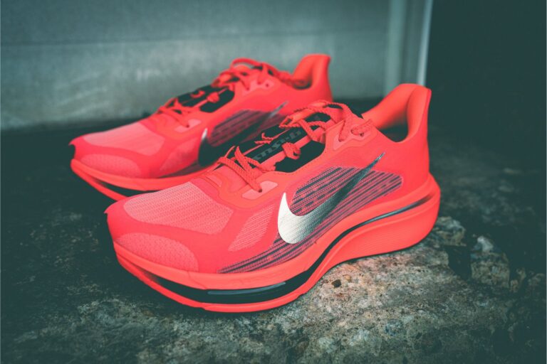 Nike lança o Pegasus Plus 2 com 18% mais retorno de energia
