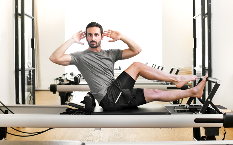 Nos ultimos anos o interesse dos homens por Pilates e Ioga cresceu mais de 20% no Brasil