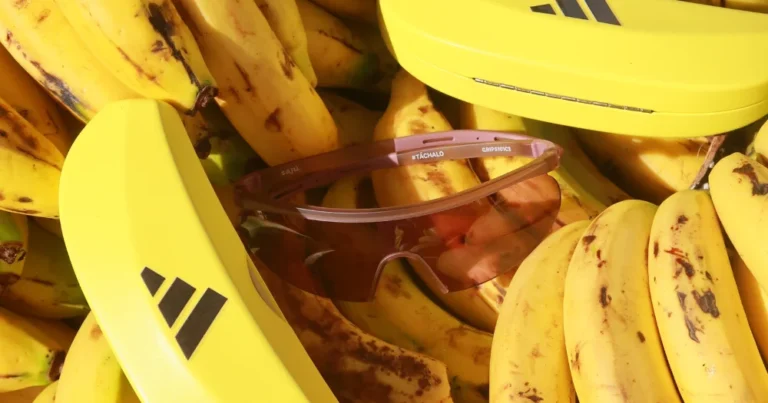 Adidas distribui descontos dentro de bananas durante a maratona de Medellín