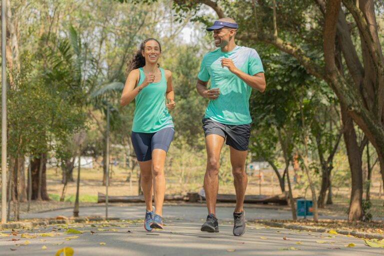 10 minutos de um exercício bem leve podem melhorar a função cerebral e o humor
