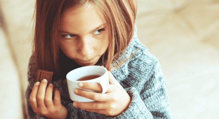 Cérebro de crianças que ingerem cafeína pode se desenvolver de forma diferente